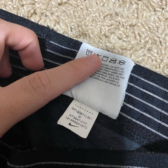 Nike Pros - Picture 2 of 4